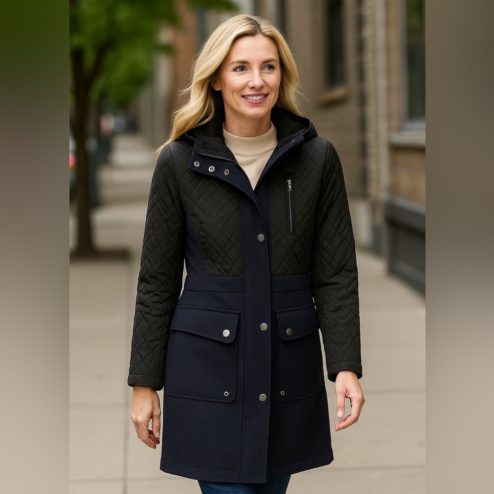 Lucky Brand Quilted Panel Hooded Coat
Navy & Black Size XXS EUC